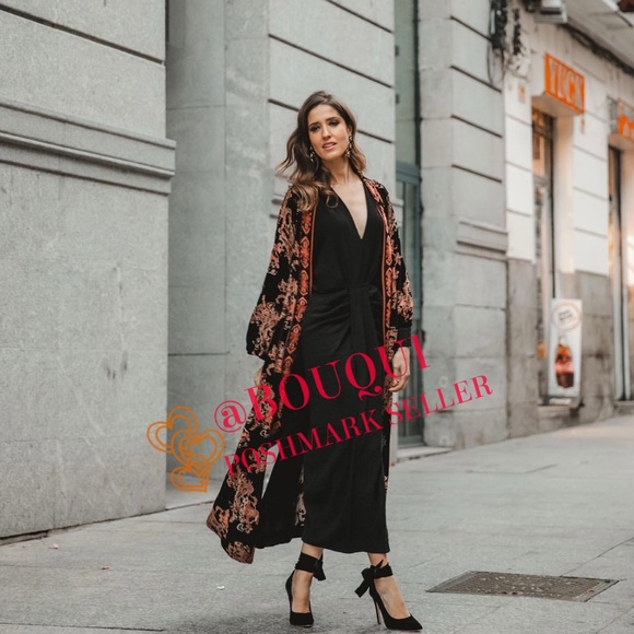 BLOGGERS FAV ZARA FLORAL PRINTED VELVET KIMONO - Picture 13 of 16